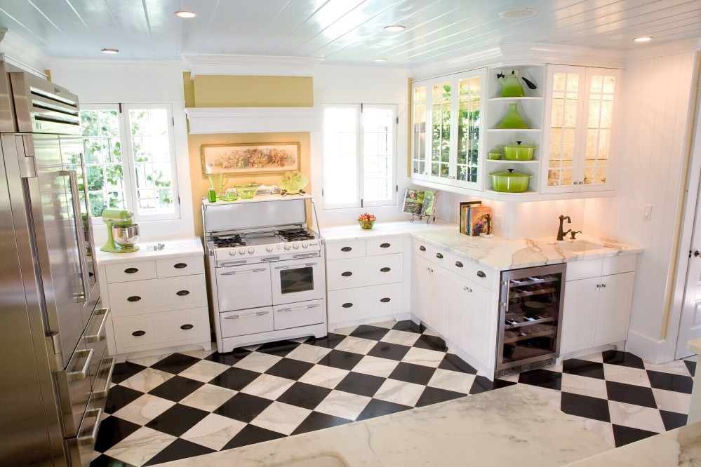 HeyGirlfriend.Net ~ Sky Blue Ceilings