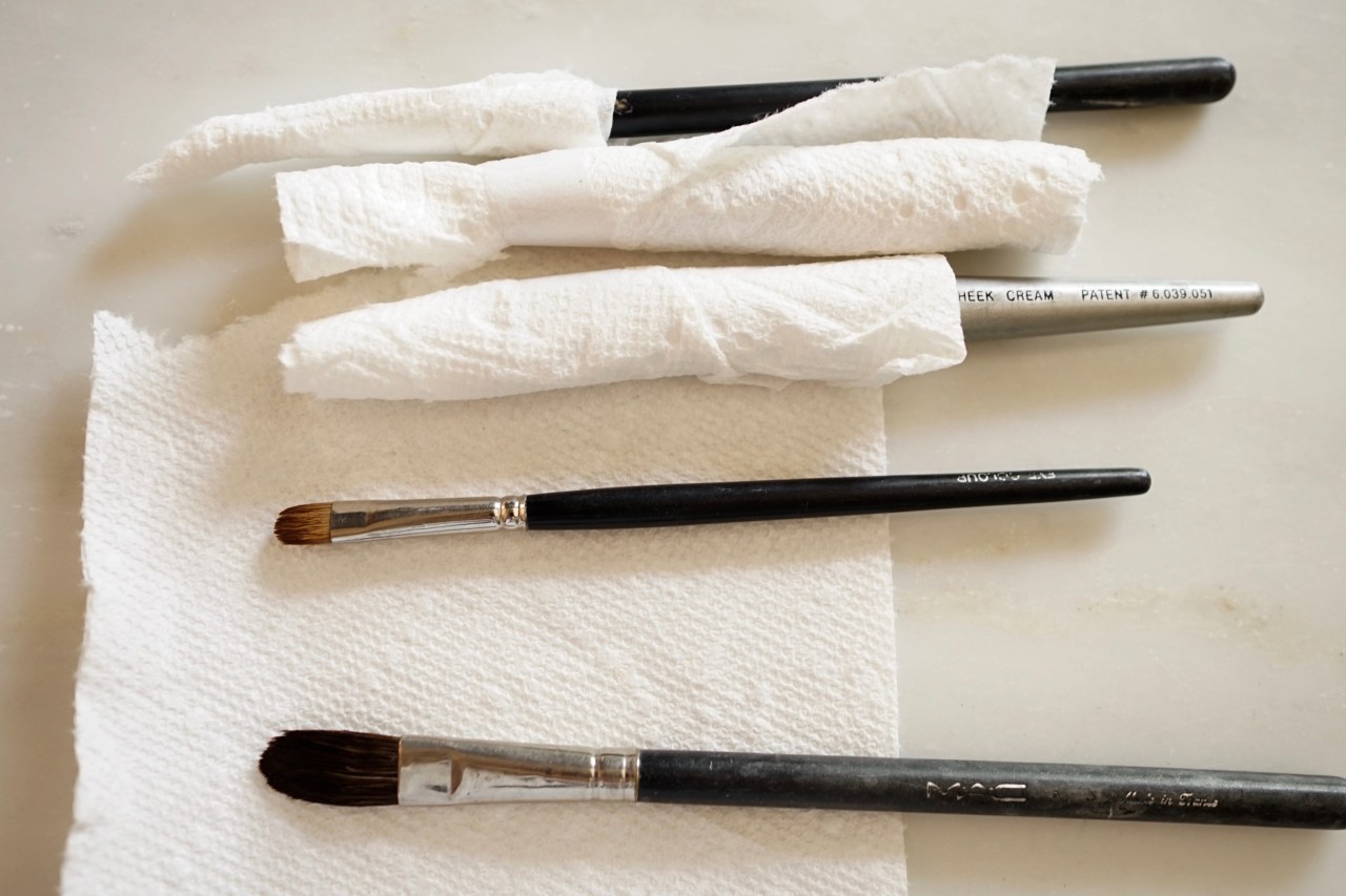 HeyGirlfriend.Net ~ 4 Reasons to Clean Make-up Brushes