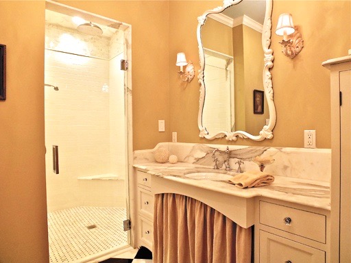 HeyGirlfriend.Net ~ Accessible Bathroom