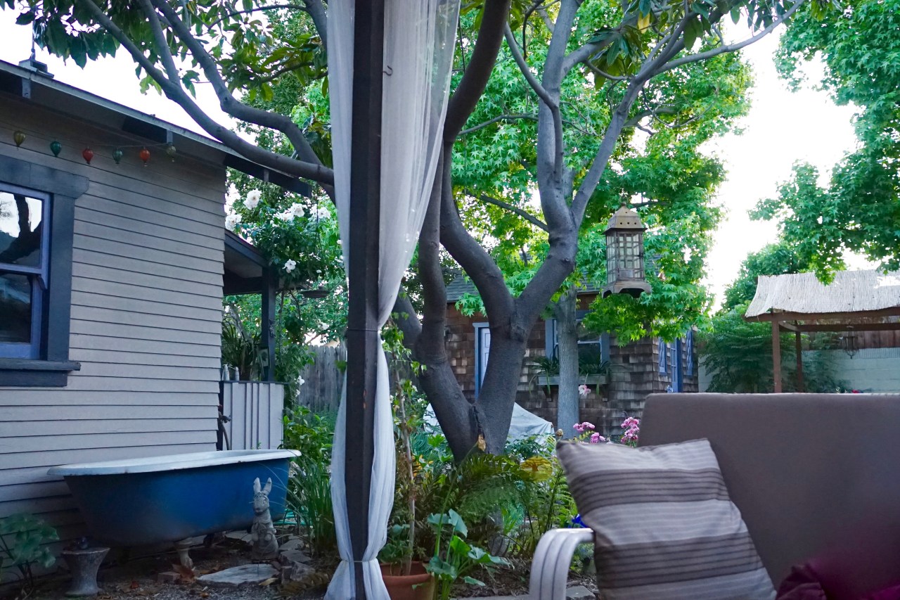 Backyard clawfoot tub