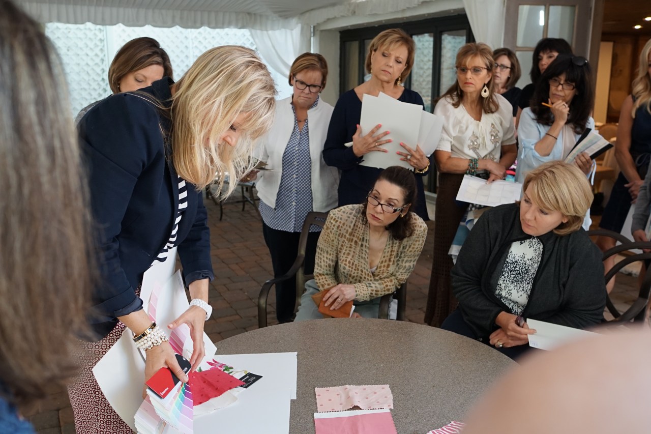 Maria-Killam-reviewing-class-color-exercises