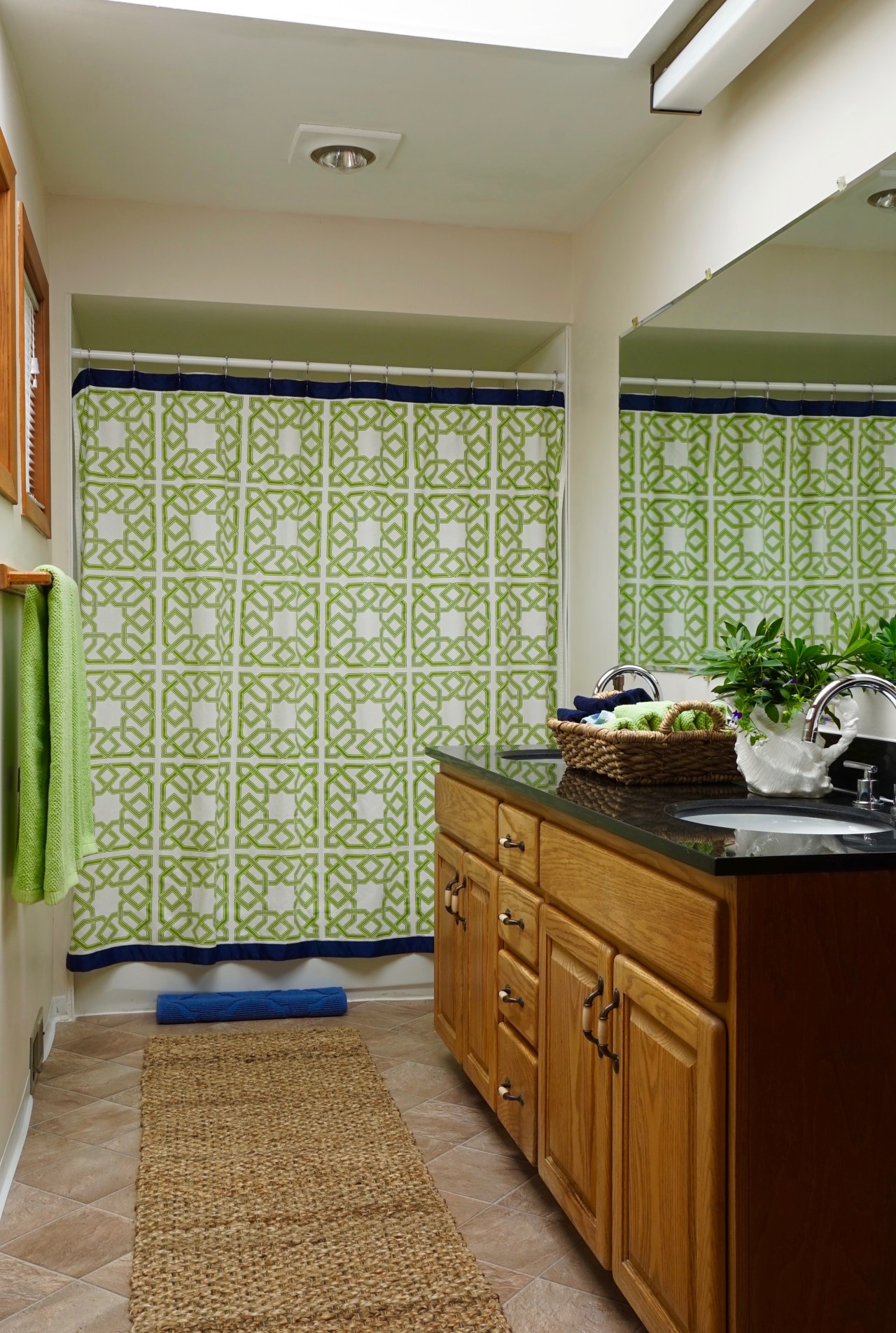 Rental-house-bathroom-decorating