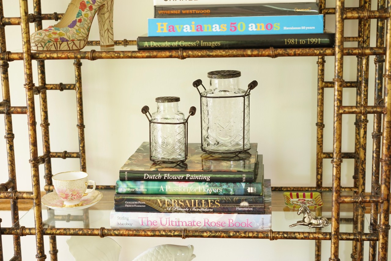 Books-used-as-a-riser